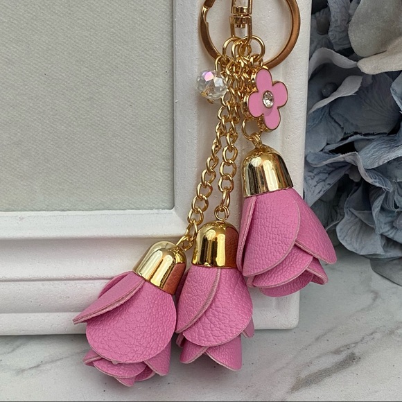 Pink Triple Rose Charm with Beads Keychain - Picture 4 of 15